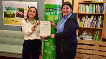 Carole Ly et Laure Verdeau lors de la signature de la convention de partenariat entre l'INAO et l'Agence Bio