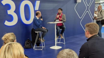 Olivier Catrou, responsable de la mission économie de l’INAO au stand de FranceAgriMer