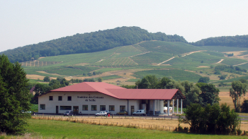 Exemple d’une Fruitière, atelier de fabrication du Comté, à Lavigny ©Comité Interprofessionnel de Gestion du Comté, 2013