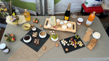 Apéritif drômois », constitué de plusieurs produits sous SIQO du département présentés sous forme de cocktails, de brochettes ou de tartines
