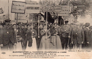 Manifestation de vignerons en Champagne en 1911 @S. Brunclair