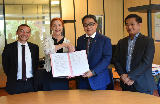 Signature accord coopération Philippines