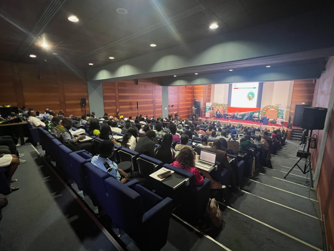 Photographie prise lors du colloque "La labellisation par les IG, un outil de valorisation des produits du terroir, de préservation de la Diversité biologique et culturelle, et un puissant levier de développement local", organisé en Côte d'Ivoire du 16 au 18 décembre 2024.